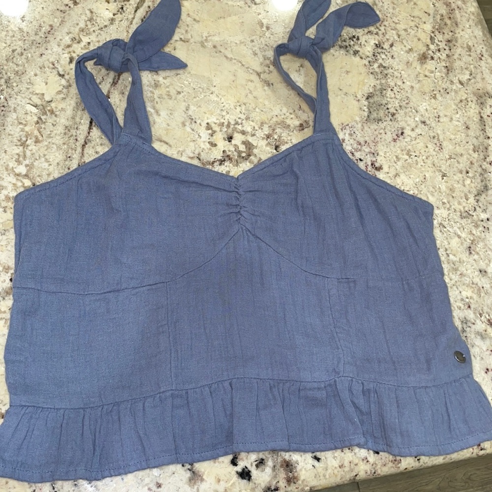Roxy Beyond Me crop top. Size large . Brand new.